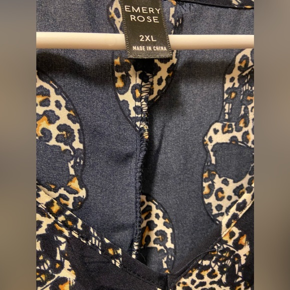 tunic - Picture 3 of 3